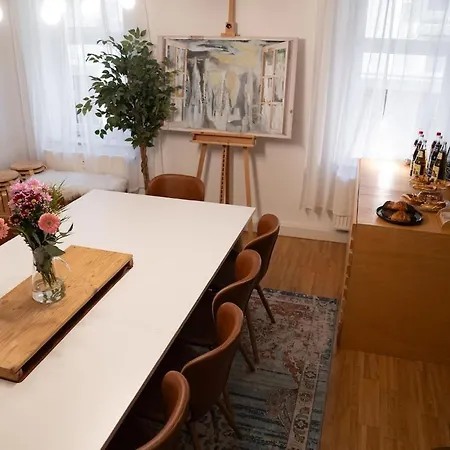 아파트 Atelier Leonhardszimmer - Tolle Location In Stuttgarter Innenstadt 슈투트가르트